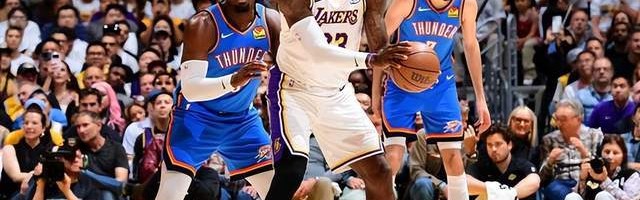 半场逆转！湖人反超2分，詹姆斯10+5，全队轰11记三分，雷霆难了