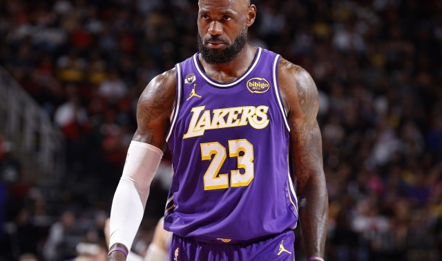 年度赛事赛程-A·史密斯：湖蜜永远无法像骑蜜那样爱戴老詹 他不是科比&amp;魔术师